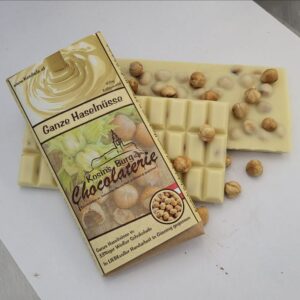 Ganzen Haselnüssen Weiße Schokolade • Ganze Tafel