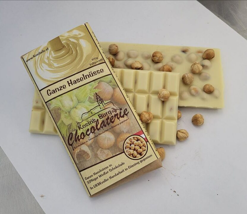 Ganzen Haselnüssen Weiße Schokolade • Ganze Tafel